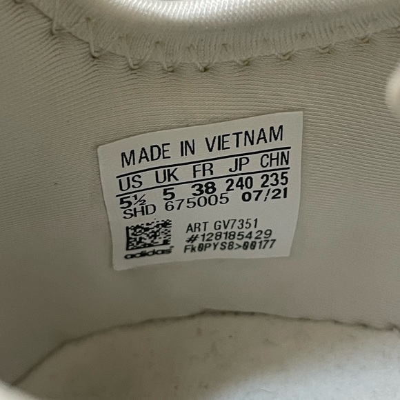 adidas NMD_R1 V2 Shoes - Picture 11 of 17